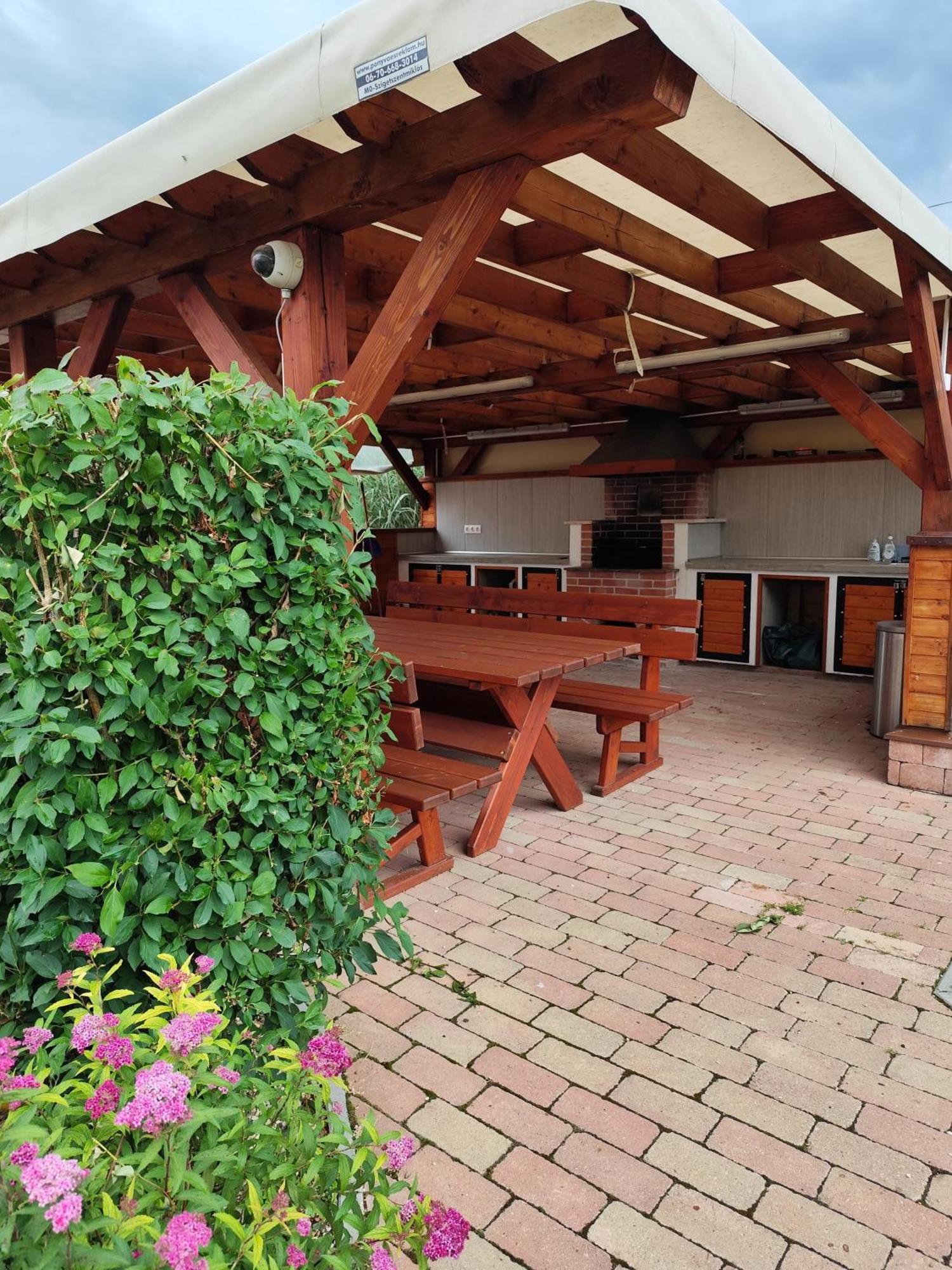 Aranymandula Apartmanok Balatonakali Luaran gambar